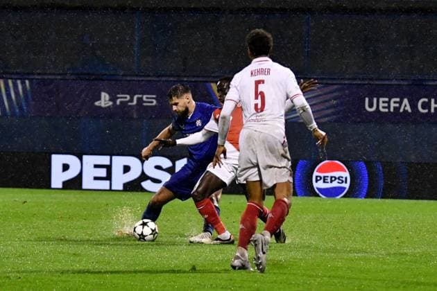 Zagreb, Croatia, October 2nd 2024: Bruno Petkovic of Dinamo Zagreb (L) in action during the UEFA Champions League, League phase, match between Dinamo Zagreb and Monaco at Stadium Maksimir, Zagreb, Croatia. (Natasa Kupljenik SPP) Copyright: xNatasaxKupljenikx xSPPx spp-en-NaKuSp-NNR_1376