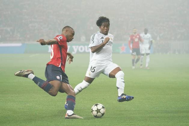 Endrick of Real Madrid tries to charge down a clearance from Bafode Diakite of Lille Lille v Real Madrid, UEFA Champions League, Group Stage, Football, Pierre Mauroy Stadium, Lille, France, 02 Oct 2024 EDITORIAL USE ONLY No use with unauthorised audio, video, data, fixture lists, club league logos or live services. Online in-match use limited to 120 images, no video emulation. No use in betting, games or single club league player publications. Copyright: xDavexWinter Shutterstockx 14750773eu