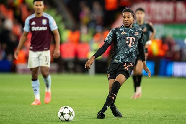 Aston Villa v Bayern Munich Champions League 02 10 2024. Bayern Munich midfielder Michael Olise (17) during the Champions League match between Aston Villa and Bayern Munich at Villa Park, Birmingham, England on 2 October 2024. Birmingham Villa Park West Midlands England Editorial use only , Copyright: xManjitxNarotrax PSI-20544-0103