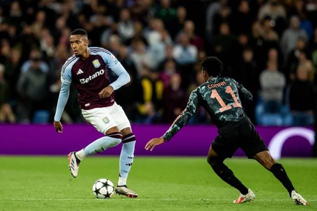 Aston Villa v Bayern Munich Champions League 02 10 2024. Aston Villa defender Ezri Konsa (4) during the Champions League match between Aston Villa and Bayern Munich at Villa Park, Birmingham, England on 2 October 2024. Birmingham Villa Park West Midlands England Editorial use only , Copyright: xManjitxNarotrax PSI-20544-0056