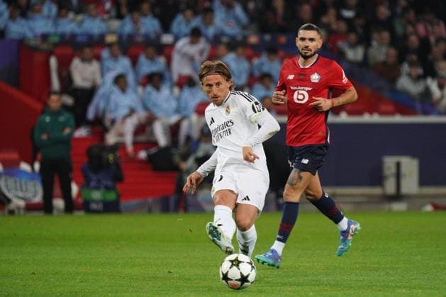 Luka Modric of Real Madrid Lille v Real Madrid, UEFA Champions League, Group Stage, Football, Pierre Mauroy Stadium, Lille, France, 02 Oct 2024 EDITORIAL USE ONLY No use with unauthorised audio, video, data, fixture lists, club league logos or live services. Online in-match use limited to 120 images, no video emulation. No use in betting, games or single club league player publications. Copyright: xDavexWinter Shutterstockx 14750773iv