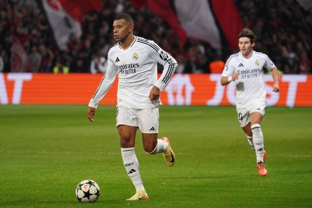 Kylian Mbappe of Real Madrid brings the ball forwards Lille v Real Madrid, UEFA Champions League, Group Stage, Football, Pierre Mauroy Stadium, Lille, France, 02 Oct 2024 EDITORIAL USE ONLY No use with unauthorised audio, video, data, fixture lists, club league logos or live services. Online in-match use limited to 120 images, no video emulation. No use in betting, games or single club league player publications. Copyright: xDavexWinter Shutterstockx 14750773is