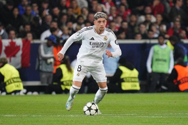 Federico Valverde of Real Madrid Lille v Real Madrid, UEFA Champions League, Group Stage, Football, Pierre Mauroy Stadium, Lille, France, 02 Oct 2024 EDITORIAL USE ONLY No use with unauthorised audio, video, data, fixture lists, club league logos or live services. Online in-match use limited to 120 images, no video emulation. No use in betting, games or single club league player publications. Copyright: xDavexWinter Shutterstockx 14750773kp