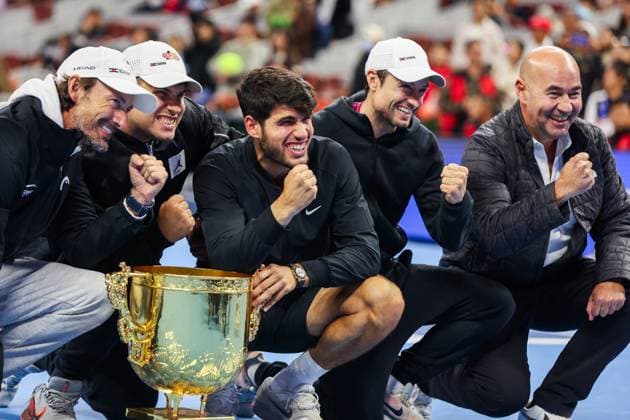 BEIJING, CHINA - OCTOBER 02: Carlos Alcaraz (C) of Spain celebrates with champion trophy after winning the Men s Singles Final match against Jannik Sinner of Italy on day ten of 2024 China Open at National Tennis Center on October 2, 2024 in Beijing, China.  Copyright: xVCGx 111521674845