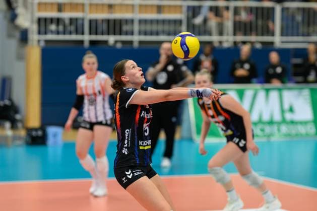 Charlotte Krenicky jersey no. 15, Allianz MTV Stuttgart 1 Volleyball Bundesliga USC Münster Allianz MTV Stuttgart, Münster on 02 10 2024 Copyright: xBEAUTIFULxSPORTS PeterxWeberx