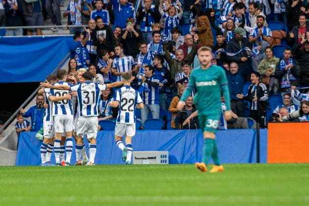 2024 25 UEFA Europa League Players of Real Sociedad celebrate after scoring their side s first goal during the Europa League 2024 25 League Phase match between Real Sociedad and RSC Anderlecht at Reale Arena. Donostia - San Sebastian (Basque Country). October 3, 2024. (Gari Garaialde Bostok Photo) San Sebastian Gipuzkoa Spain Editorial Use Only  Copyright: xGarikoitzxGaraialdex xBostokxPhotox Bostok Photo GarixGaraialdex GG2410030016