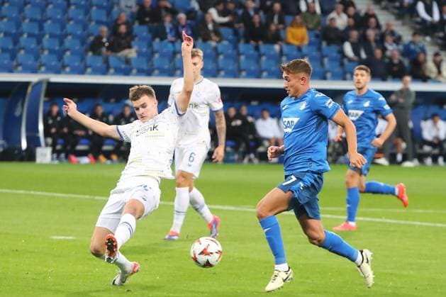 03 10 2024, xtvx, Football UEFA Europa League, TSG 1899 Hoffenheim Dynamo Kiev emspor, v l Zweikampf, Duell, duel, tackle, compete Taras Mykhavko FC Dynamo Kyiv Tom Bischof TSG 1899 Hoffenheim DFL DFB REGULATIONS PROHIBIT ANY USE OF PHOTOGRAPHS as IMAGE SEQUENCES and or QUASI VIDEO Sinsheim
