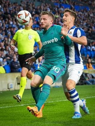 Anderlecht s Anders Dreyer and Real Sociedad s Aihen Munoz fight for the ball during a soccer match between Belgian team RSC Anderlecht and Spanish team Real Sociedad, Thursday 03 October 2024 in San Sebastian, Spain, on the second day of the UEFA Europa League tournament. JOMAxGARCIAxIxGISBERT  x101874578x