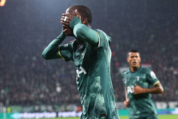 Pape Sarr of Tottenham Hotspur celebrates scoring the opening goal Ferencvaros v Tottenham Hotspur, UEFA Europa League, Group Stage, Football, Groupama Arena, Budapest, Hungary, 03 Oct 2024 EDITORIAL USE ONLY No use with unauthorised audio, video, data, fixture lists, club league logos or live services. Online in-match use limited to 120 images, no video emulation. No use in betting, games or single club league player publications.  Copyright: xMichaelxZemanek Shutterstockx 14750796k