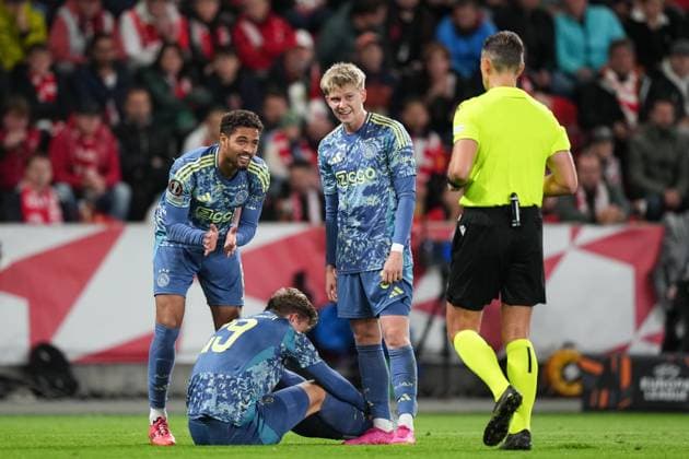 PRAGUE, 03-10-2024 , Eden Arena, football, UEFA Europa League, season 2024 2025, Match between Slavia Praag and Ajax , Ajax player Christian Rasmussen injured Slavia Praag - Ajax  x26382350x Copyright: