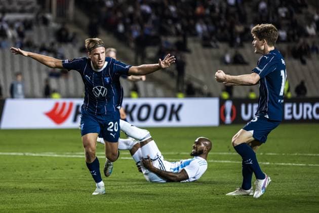 241003 Erik Botheim of Malmö FF celebrates the 1 1 goal during the UEFA Europa League football match between Qarabag and Malmö FF on October 3, 2024 in Baku Photo Petter Arvidson BILDBYRAN kod PA PA0893 fotboll football soccer fotball uefa europa league qarabag malmö ff bbeng jubel  Copyright: PETTERxARVIDSON BB241003PA086