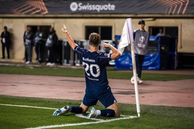241003 Erik Botheim of Malmö FF celebrates the 1 1 goal during the UEFA Europa League football match between Qarabag and Malmö FF on October 3, 2024 in Baku Photo Petter Arvidson BILDBYRAN kod PA PA0893 fotboll football soccer fotball uefa europa league qarabag malmö ff bbeng jubel  Copyright: PETTERxARVIDSON BB241003PA090
