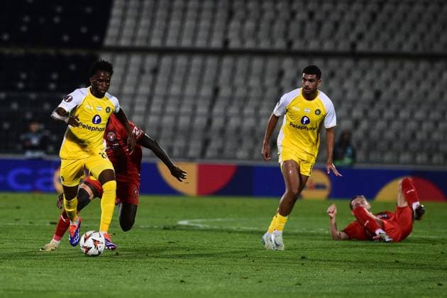 Maccabi Tel Aviv v Midtjylland Europa League Issouf Sisshoko (L) and Raz Shlomo (R) of Maccabi in action during the 2024 2025 Europa League match between Maccabi Tel Aviv and Midtjylland at Partizan Stadium, 03.10.2024, Belgrade, Serbia. Belgrade Serbia Copyright: xDusanxMilenkovicx x