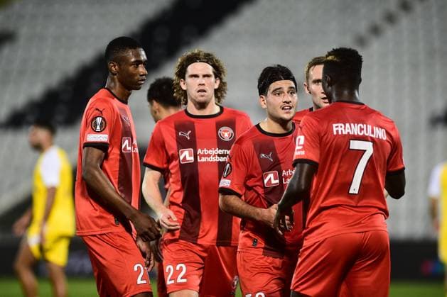 Maccabi Tel Aviv v Midtjylland Europa League Dju Francolino (R) of Midtjylland celebrates after scoring a goal with team mates during the 2024 2025 Europa League match between Maccabi Tel Aviv and Midtjylland at Partizan Stadium, 03.10.2024, Belgrade, Serbia. Belgrade Serbia Copyright: xDusanxMilenkovicx x