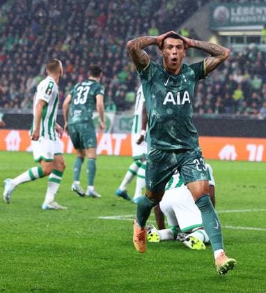 Pedro Porro of Tottenham Hotspur reacts after missing scoring Ferencvaros v Tottenham Hotspur, UEFA Europa League, Group Stage, Football, Groupama Arena, Budapest, Hungary, 03 Oct 2024 EDITORIAL USE ONLY No use with unauthorised audio, video, data, fixture lists, club league logos or live services. Online in-match use limited to 120 images, no video emulation. No use in betting, games or single club league player publications.  Copyright: xMichaelxZemanek Shutterstockx 14750796l