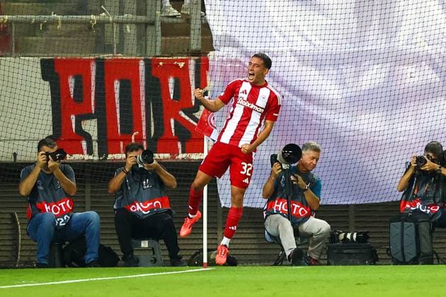 Olympiacos F.C. v S.C. Braga UEFA Europa League Santiago Hezze of Olympiacos F.C. celebrates after scoring a goal during the UEFA Europa League match at Karaiskakis Stadium, Piraeus UK Newspapers OUT Copyright: xYannisxHalasx FIL-20717-0044
