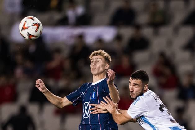 241003 Hugo Bolin of Malmö FF and Abbas Huseynov of Qarabag during the UEFA Europa League football match between Qarabag and Malmö FF on October 3, 2024 in Baku Photo Petter Arvidson BILDBYRAN kod PA PA0893 fotboll football soccer fotball uefa europa league qarabag malmö ff bbeng bbauto  Copyright: PETTERxARVIDSON BB241003PA140