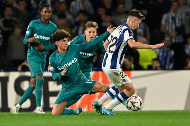 Real Sociedad v RSC Anderlecht - UEFA Europa League SAN SEBASTIAN, SPAIN - OCTOBER 03 : Leoni Theo midfielder of RSC Anderlecht and Turrientes Imaz Benat midfielder of Real Sociedad during the UEFA Europa League phase matchday 2 match between Real Sociedad and RSC Anderlecht on October 3, 2024 in San Sebastian, Spain, 03 10 2024 San Sebastian Spain  Copyright: xDhax