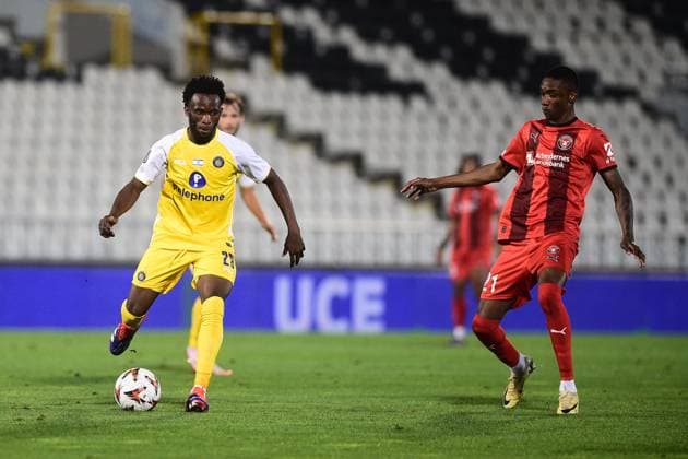 Maccabi Tel Aviv v Midtjylland Europa League Issouf Sissoko (L) of Maccabi in action against Denil Castillo (R) of Midtjylland during the 2024 2025 Europa League match between Maccabi Tel Aviv and Midtjylland at Partizan Stadium, 03.10.2024, Belgrade, Serbia. Belgrade Serbia Copyright: xDusanxMilenkovicx x