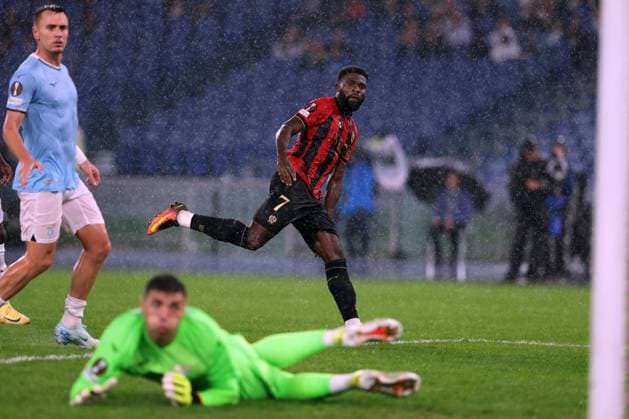 CALCIO - UEFA Europa League - SS Lazio vs OGC Nice Rome, Italy 03.10.2024: Jeremie Boga of Nice score the goal and celebrate with the team during the Uefa Europa League 2024-2025, day 2, football match between SS Lazio vs Ogc Nice at Olympic Stadium in Rome. Rome Italy  Copyright: xIPAxSport ABACAx