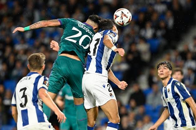 Real Sociedad v RSC Anderlecht - UEFA Europa League SAN SEBASTIAN, SPAIN - OCTOBER 03 : Vazquez Luis forward of Anderlecht and Aguerd Nayef defender of Real Sociedad during the UEFA Europa League phase matchday 2 match between Real Sociedad and RSC Anderlecht on October 3, 2024 in San Sebastian, Spain, 03 10 2024 San Sebastian Spain  Copyright: xDhax