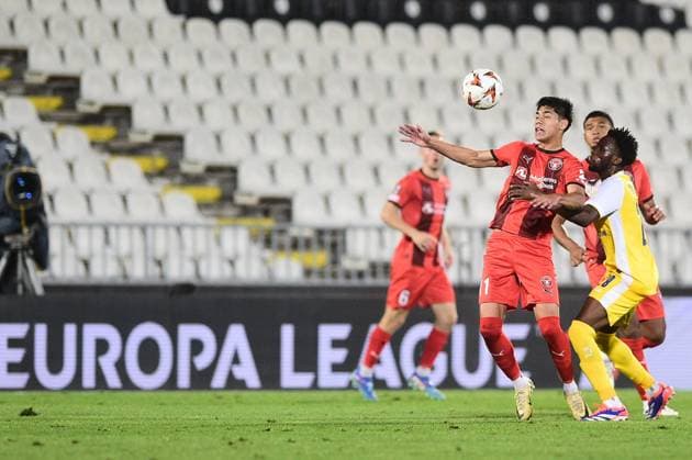 Maccabi Tel Aviv v Midtjylland Europa League Dario Osorio (L) of Midtjylland in action against Issouf Sissokho (R) of Maccabi during the 2024 2025 Europa League match between Maccabi Tel Aviv and Midtjylland at Partizan Stadium, 03.10.2024, Belgrade, Serbia. Belgrade Serbia Copyright: xDusanxMilenkovicx x