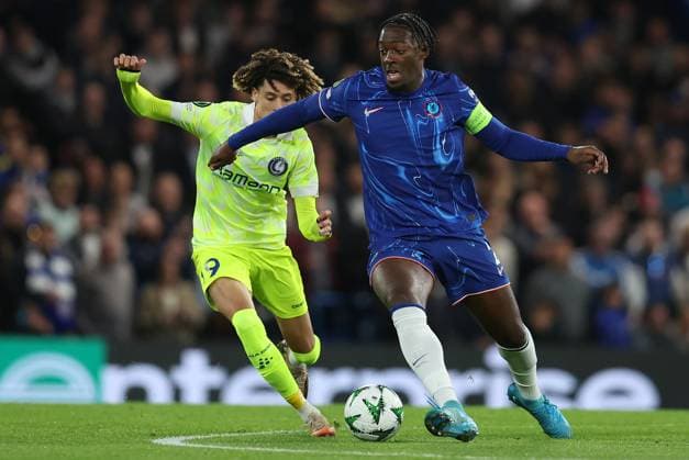 London, England, 3rd October 2024. Franck Surdez of KAA Gent and Axel Disasi of Chelsea challenge for the ball during the UEFA Europa Conference League match at Stamford Bridge, London. Picture credit should read: Paul Terry Sportimage EDITORIAL USE ONLY. No use with unauthorised audio, video, data, fixture lists, club league logos or live services. Online in-match use limited to 120 images, no video emulation. No use in betting, games or single club league player publications. SPI-3357-0007