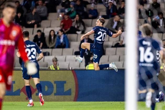 241003 Erik Botheim of Malmö FF celebrates scoring the 1 2 goal during the UEFA Europa League football match between Qarabag and Malmö FF on October 3, 2024 in Baku Photo Petter Arvidson BILDBYRAN kod PA PA0893 fotboll football soccer fotball uefa europa league qarabag malmö ff bbeng jubel  Copyright: PETTERxARVIDSON BB241003PA197
