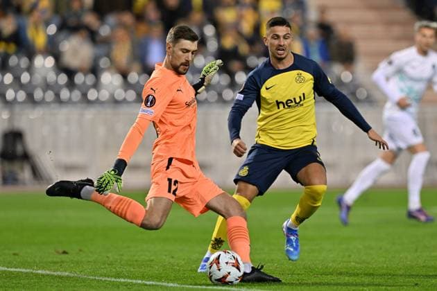 241002 Royale Union Saint-Gilloise vs FK Bodo Glimt goalkeeper Nikita Haikin (12) of Bodo and Franjo Ivanovic (9) of Union pictured in action during the Europa League matchday 2 in the league phase game in the 2024-2025 season between Royale Union Saint-Gilloise and FK Bodo Glimt on October 3 , 2024 in Brussels, Belgium. (Photo by David Catry Isosport ) BRUSSELS BELGIUM  Copyright: xx 482569