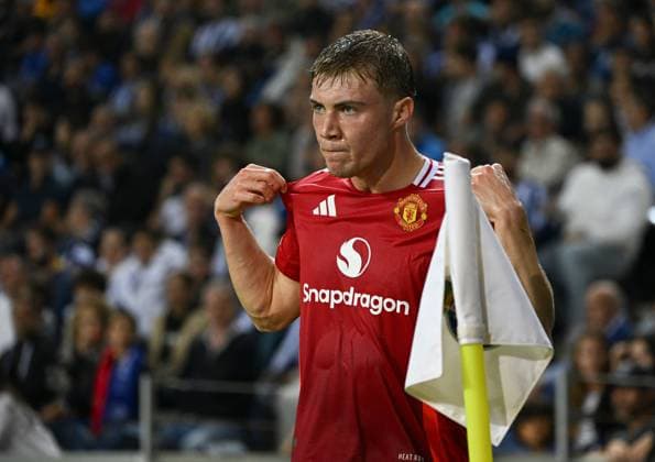 Rasmus Hojlund of Manchester United, ManU celebrates scoring to make it 0-2 Porto v Manchester United, UEFA Europa League, Group Stage, Football, Estadio do Dragao, Porto, Portugal, 03 Oct 2024 EDITORIAL USE ONLY No use with unauthorised audio, video, data, fixture lists, club league logos or live services. Online in-match use limited to 120 images, no video emulation. No use in betting, games or single club league player publications. Copyright: xZedxJameson Shutterstockx 14750815cr