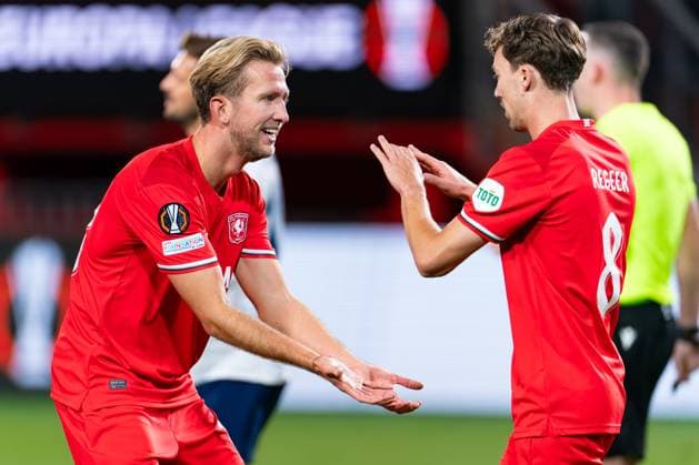 2024-10-03 FC Twente v Fenerbahce SK - UEFA Europa League 2024 25 League Phase MD2 ENSCHEDE, NETHERLANDS - OCTOBER 3: Michel Vlap of FC Twente celebrates after scoring the team s first goal with Youri Regeer of FC Twente during the UEFA Europa League 2024 25 League Phase MD2 match between FC Twente and Fenerbahce SK at Grolsch Veste on October 3, 2024 in Enschede, Netherlands. (Photo by Joris Verwijst BSR Agency) Enschede Netherlands Content not available for redistribution in The Netherlands directly or indirectly through any third parties. Copyright: xBSRxAgencyx