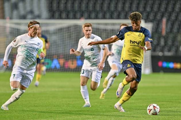 241002 Royale Union Saint-Gilloise vs FK Bodo Glimt Patrick Berg (7) of Bodo fighting for the ball with Kevin Rodriguez (13) of Union during the Europa League matchday 2 in the league phase game in the 2024-2025 season between Royale Union Saint-Gilloise and FK Bodo Glimt on October 3 , 2024 in Brussels, Belgium. (Photo by David Catry Isosport ) BRUSSELS BELGIUM  Copyright: xx 482580
