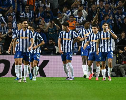 Samu Omorodion of Porto FC celebrates scoring to make it 2-2 Porto v Manchester United, ManU UEFA Europa League, Group Stage, Football, Estadio do Dragao, Porto, Portugal, 03 Oct 2024 EDITORIAL USE ONLY No use with unauthorised audio, video, data, fixture lists, club league logos or live services. Online in-match use limited to 120 images, no video emulation. No use in betting, games or single club league player publications. Copyright: xZedxJameson Shutterstockx 14750815dy