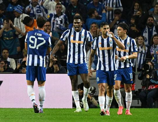 Samu Omorodion of Porto FC celebrates scoring to make it 2-2 Porto v Manchester United, ManU UEFA Europa League, Group Stage, Football, Estadio do Dragao, Porto, Portugal, 03 Oct 2024 EDITORIAL USE ONLY No use with unauthorised audio, video, data, fixture lists, club league logos or live services. Online in-match use limited to 120 images, no video emulation. No use in betting, games or single club league player publications. Copyright: xZedxJameson Shutterstockx 14750815dv