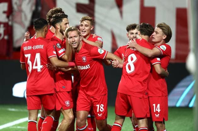 ENSCHEDE - Michel Vlap of FC Twente celebrates the 1-0 during the UEFA Europa League match between FC Twente and Fenerbahce at Stadion De Grolsch Veste on Oct. 3, 2024 in Enschede, Netherlands. ANP VINCENT JANNINK netherlands out - belgium out Enschede xVIxxIVx 510024835 originalFilename: 0766898781st.jpg
