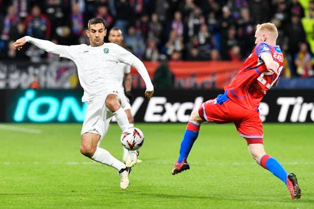 L-R Ivajlo Cocev (Razgrad) and Vaclav Jemelka (Plzen) in action during the Football Europa League 2nd round match Viktoria Plzen vs Ludogorec Razgrad in Pilsen, Czech Republic, October 3, 2024. (CTKxPhoto MiroslavxChaloupka) CTKPhotoP2024100307858  CTKPhotoP2024100307858