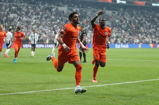 03 10 2024, Football UEFA Europa League, Besiktas JK Istanbul Eintracht Frankfurt, emonline, emspor, v l , Goal celebration, celebrate the goal by Omar Marmoush Eintracht Frankfurt , Goal celebration, celebrate the goal DFL DFB REGULATIONS PROHIBIT ANY USE OF PHOTOGRAPHS AS IMAGE SEQUENCES AND OR QUASI VIDEO xdcx Copyright: HMBxMedia