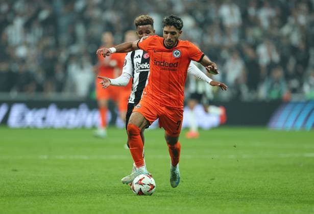 03 10 2024, Football UEFA Europa League, Besiktas JK Istanbul Eintracht Frankfurt, emonline, emspor, v l , Gedson Fernandes Besiktas JK , Omar Marmoush Eintracht Frankfurt DFL DFB REGULATIONS PROHIBIT ANY USE OF PHOTOGRAPHS AS IMAGE SEQUENCES AND OR QUASI VIDEO xdcx Copyright: HMBxMedia
