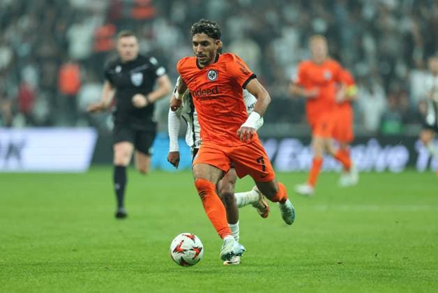 03 10 2024, Football UEFA Europa League, Besiktas JK Istanbul Eintracht Frankfurt, emonline, emspor, v l , Gedson Fernandes Besiktas JK , Omar Marmoush Eintracht Frankfurt DFL DFB REGULATIONS PROHIBIT ANY USE OF PHOTOGRAPHS AS IMAGE SEQUENCES AND OR QUASI VIDEO xdcx Copyright: HMBxMedia
