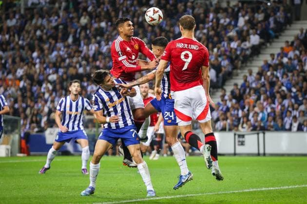 October 3, 2024, Porto, France, Portgual: Francisco MOURA of FC Porto, Carlos HENRIQUE CASIMIRO of Manchester United, ManU and Nehuen PEREZ of FC Porto during the UEFA Europa League, League Phase MD2 match between FC Porto and Manchester United FC at Estadio do Dragao on October 03, 2024 in Porto, Portugal. Porto Portgual - ZUMAm308 20241003_zsp_m308_009 Copyright: xMatthieuxMirvillex