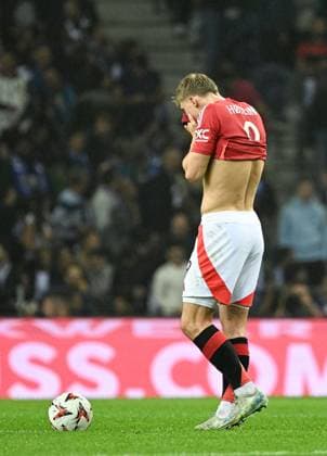 Rasmus Hojlund of Manchester United, ManU looks dejected after Samu Omorodion of Porto FC scored to make it 3-2 Porto v Manchester United, UEFA Europa League, Group Stage, Football, Estadio do Dragao, Porto, Portugal, 03 Oct 2024 EDITORIAL USE ONLY No use with unauthorised audio, video, data, fixture lists, club league logos or live services. Online in-match use limited to 120 images, no video emulation. No use in betting, games or single club league player publications. Copyright: xZedxJameson Shutterstockx 14750815es
