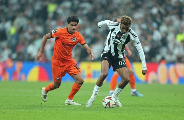03 10 2024, Football UEFA Europa League, Besiktas JK Istanbul Eintracht Frankfurt, emonline, emspor, v l , Mahmoud Dahoud Eintracht Frankfurt , Gedson Fernandes Besiktas JK DFL DFB REGULATIONS PROHIBIT ANY USE OF PHOTOGRAPHS AS IMAGE SEQUENCES AND OR QUASI VIDEO xdcx Copyright: HMBxMedia