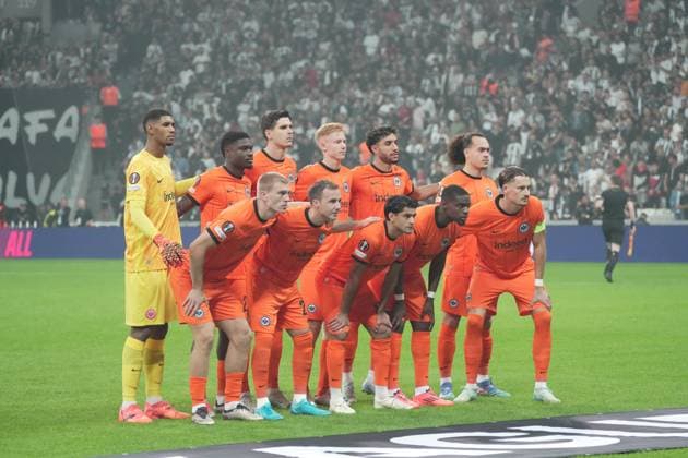 Players of Eintracht Frankfurt poses a team photo for the media before the UEFA Europa League 2024 25 League Phase MD2 match between Besiktas JK and Eintracht Frankfurt at Tupras Stadium on October 3, 2024 in Istanbul, Turkey. Istanbul Turkey Copyright: xSeskimphotox Besiktas-EFrankfurt-31024 (9)