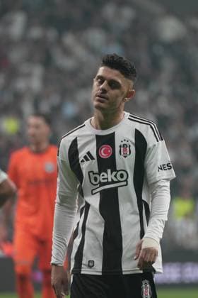 Milot Rashica of Besiktas during the UEFA Europa League 2024 25 League Phase MD2 match between Besiktas JK and Eintracht Frankfurt at Tupras Stadium on October 3, 2024 in Istanbul, Turkey. Istanbul Turkey Copyright: xSeskimphotox Besiktas-EFrankfurt-31024 (19)