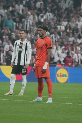Omar Marmoush (7) of Eintracht Frankfurt celebrates after scoring the first goal of his team with teammates during the UEFA Europa League 2024 25 League Phase MD2 match between Besiktas JK and Eintracht Frankfurt at Tupras Stadium on October 3, 2024 in Istanbul, Turkey. Istanbul Turkey Copyright: xSeskimphotox Besiktas-EFrankfurt-31024 (21)