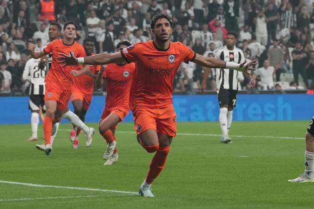 Omar Marmoush (7) of Eintracht Frankfurt celebrates after scoring the first goal of his team with teammates during the UEFA Europa League 2024 25 League Phase MD2 match between Besiktas JK and Eintracht Frankfurt at Tupras Stadium on October 3, 2024 in Istanbul, Turkey. Istanbul Turkey Copyright: xSeskimphotox Besiktas-EFrankfurt-31024 (27)