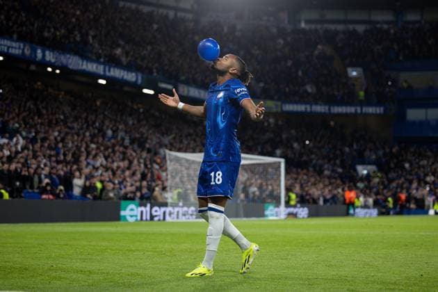 Christopher Nkunku of Chelsea scores and celebrates 3-1 Chelsea v Gent, UEFA Conference League, Group Stage, Football, Stamford Bridge, London, UK, 03 Oct 2024 EDITORIAL USE ONLY No use with unauthorised audio, video, data, fixture lists, club league logos or live services. Online in-match use limited to 120 images, no video emulation. No use in betting, games or single club league player publications. Copyright: xIanxTuttle Shutterstockx 14750819ar