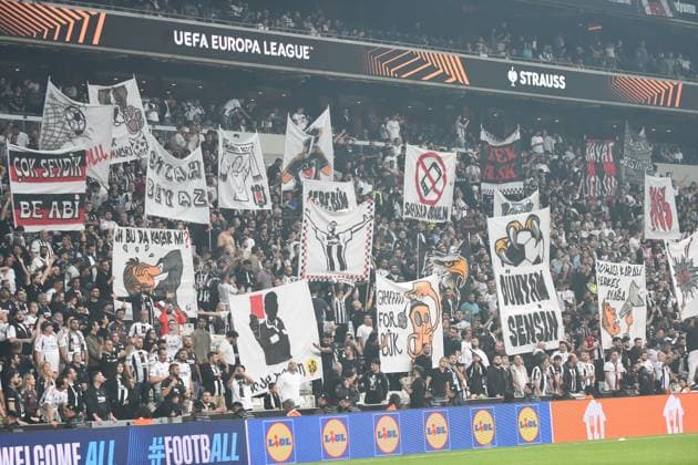 Fans of Besiktas during the UEFA Europa League 2024 25 League Phase MD2 match between Besiktas JK and Eintracht Frankfurt at Tupras Stadium on October 3, 2024 in Istanbul, Turkey. Istanbul Turkey Copyright: xSeskimphotox Besiktas-EFrankfurt-31024 (39)