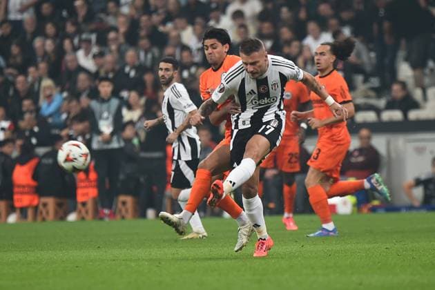 Ciro Immobile of Besiktas during the UEFA Europa League 2024 25 League Phase MD2 match between Besiktas JK and Eintracht Frankfurt at Tupras Stadium on October 3, 2024 in Istanbul, Turkey. Istanbul Turkey Copyright: xSeskimphotox Besiktas-EFrankfurt-31024 (66)