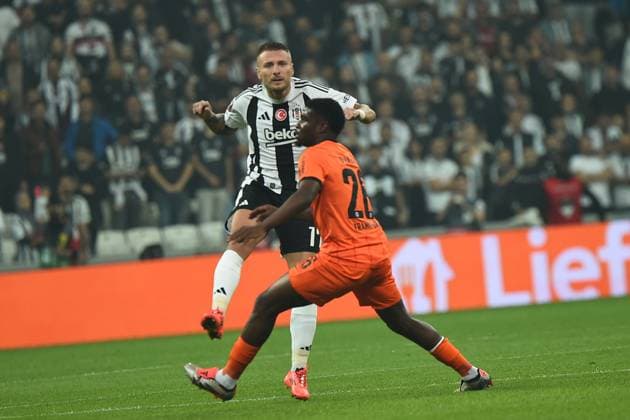 Ciro Immobile (L) of Besiktas and Eric Dina (R) of Eintracht Frankfurt during the UEFA Europa League 2024 25 League Phase MD2 match between Besiktas JK and Eintracht Frankfurt at Tupras Stadium on October 3, 2024 in Istanbul, Turkey. Istanbul Turkey Copyright: xSeskimphotox Besiktas-EFrankfurt-31024 (71)